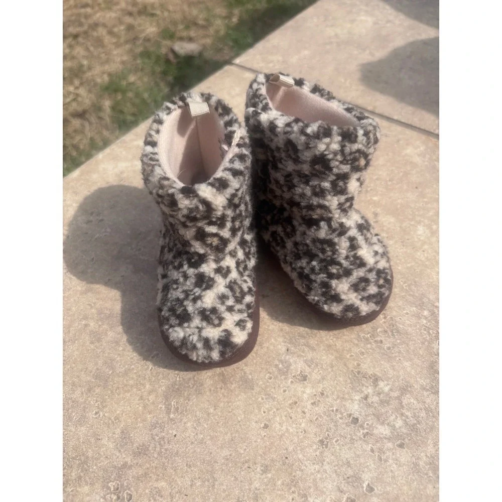 Leopard print faux fur boots Toddler‎ Size 12-18 months
